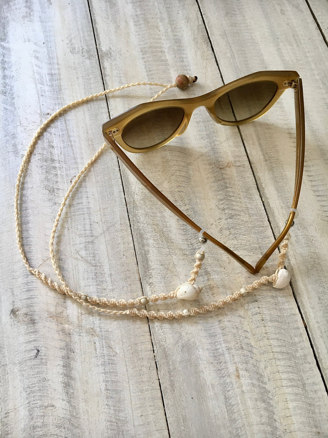 Shell Sunglass Strap Cream Twist